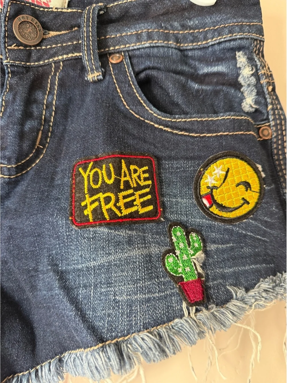 Y2K Vintage Hot Kiss Denim Shorts – Women’s Size 3